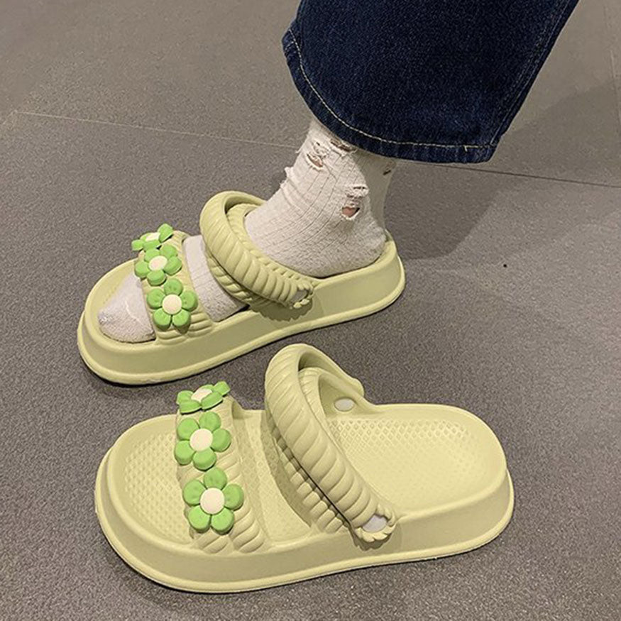 Sandalias con doble tira y decoración floral