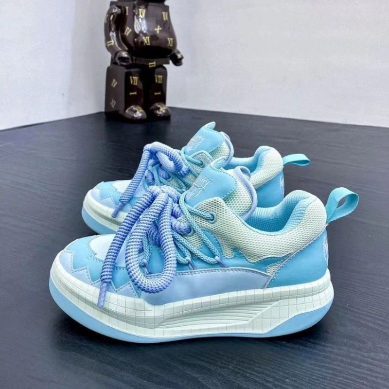 Lässige Sneaker mit Hai-Print in Farbblock-Optik