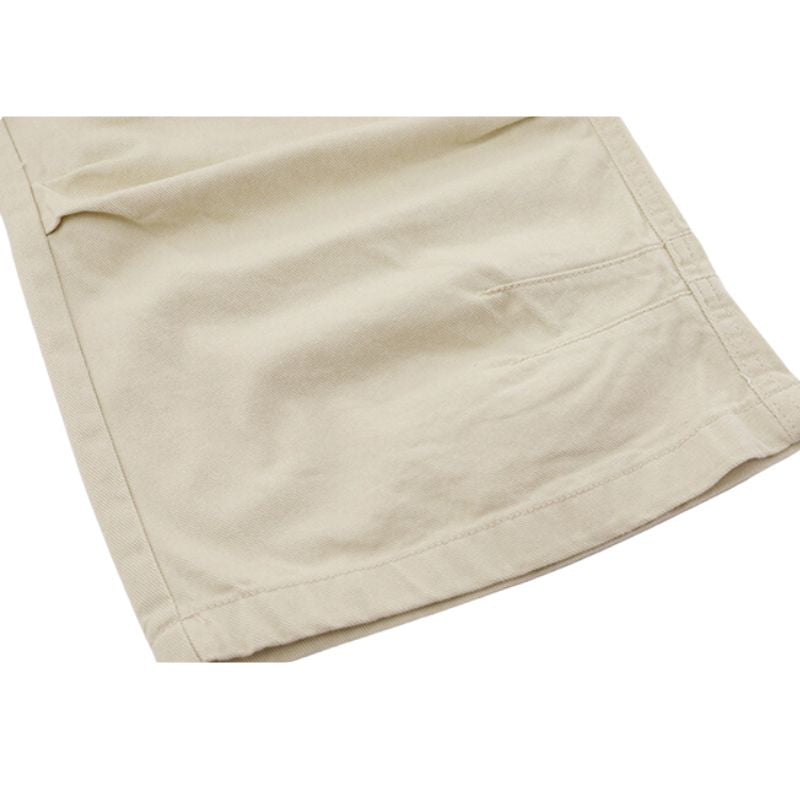 Pantalones cargo plisados ​​con múltiples bolsillos y parche