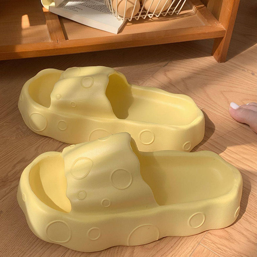 Lindas sandalias de plataforma con forma de queso