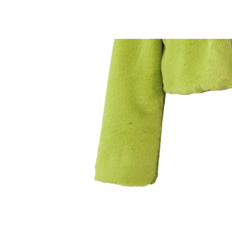 Chaqueta corta con solapa y pelusa