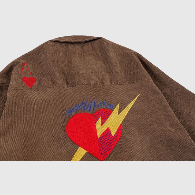 Camisetas de corazón de relámpago