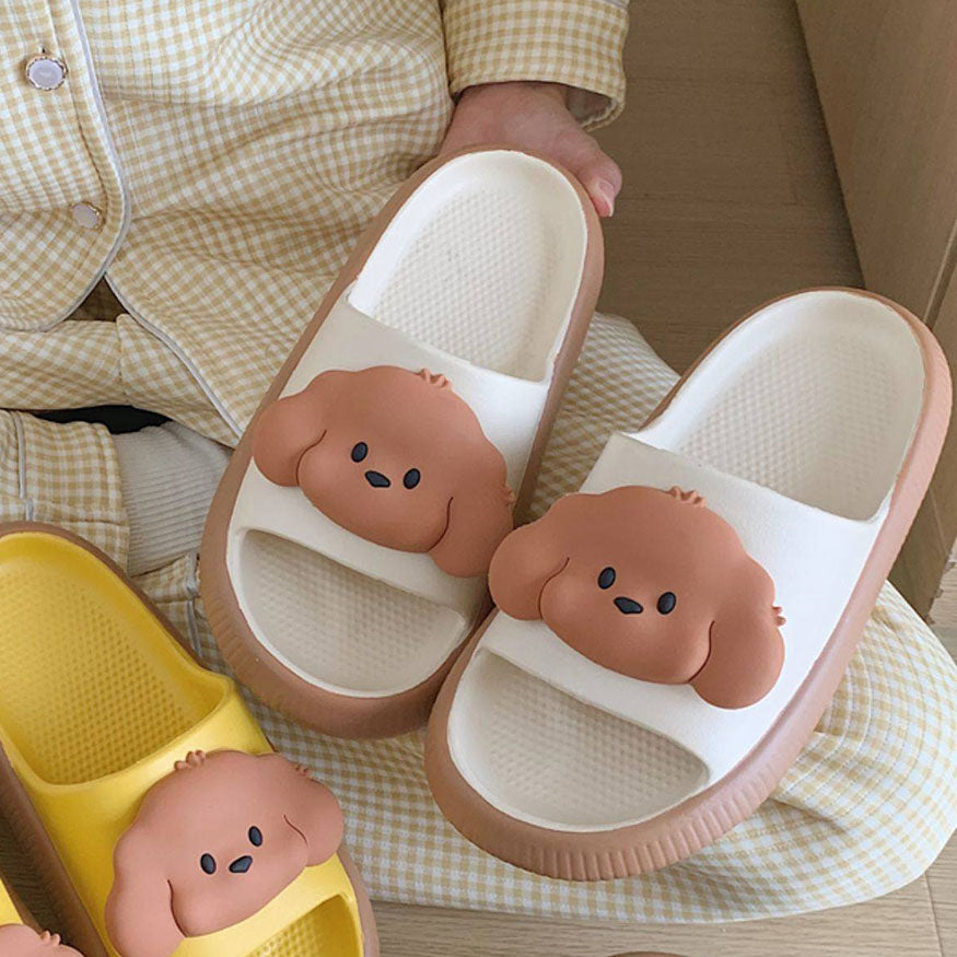 Lindas chanclas con forma de cachorro