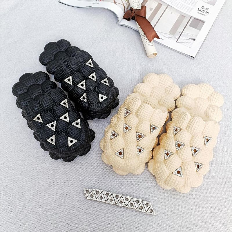 Zueco de jardín con accesorios metálicos de bricolaje