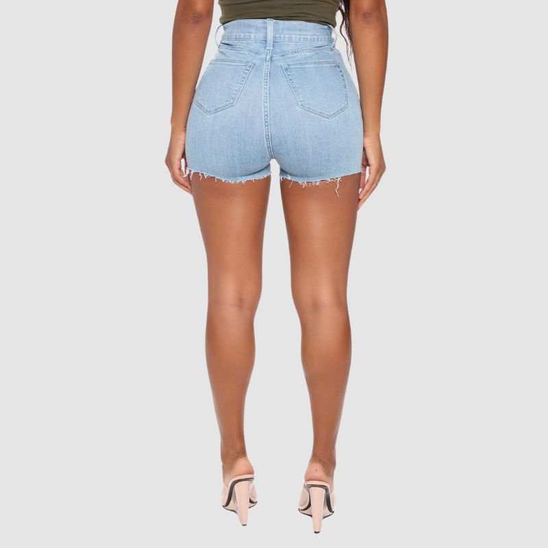 Hochelastische zerrissene Jeansshorts