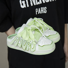 Pantuflas con diseño de patchwork de letras