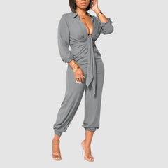 Jumpsuits mit V-Ausschnitt und Bindeband