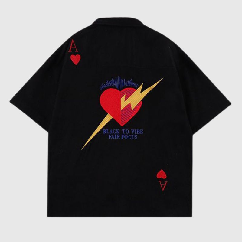 Camisetas de corazón de relámpago