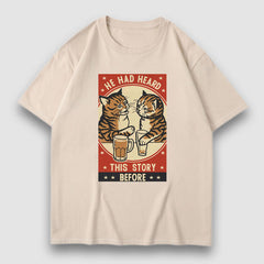 T-Shirt mit trinkender Katze und Cartoon-Print