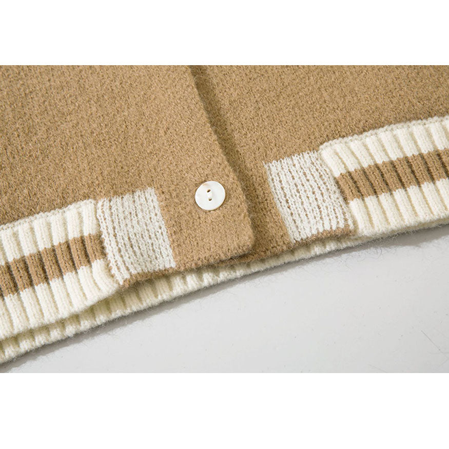 Chaqueta corta de punto jacquard con estampado de letras