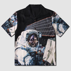 Camisa de verano con estampado de astronauta