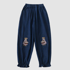 Pantalones con bordado de oso lindo