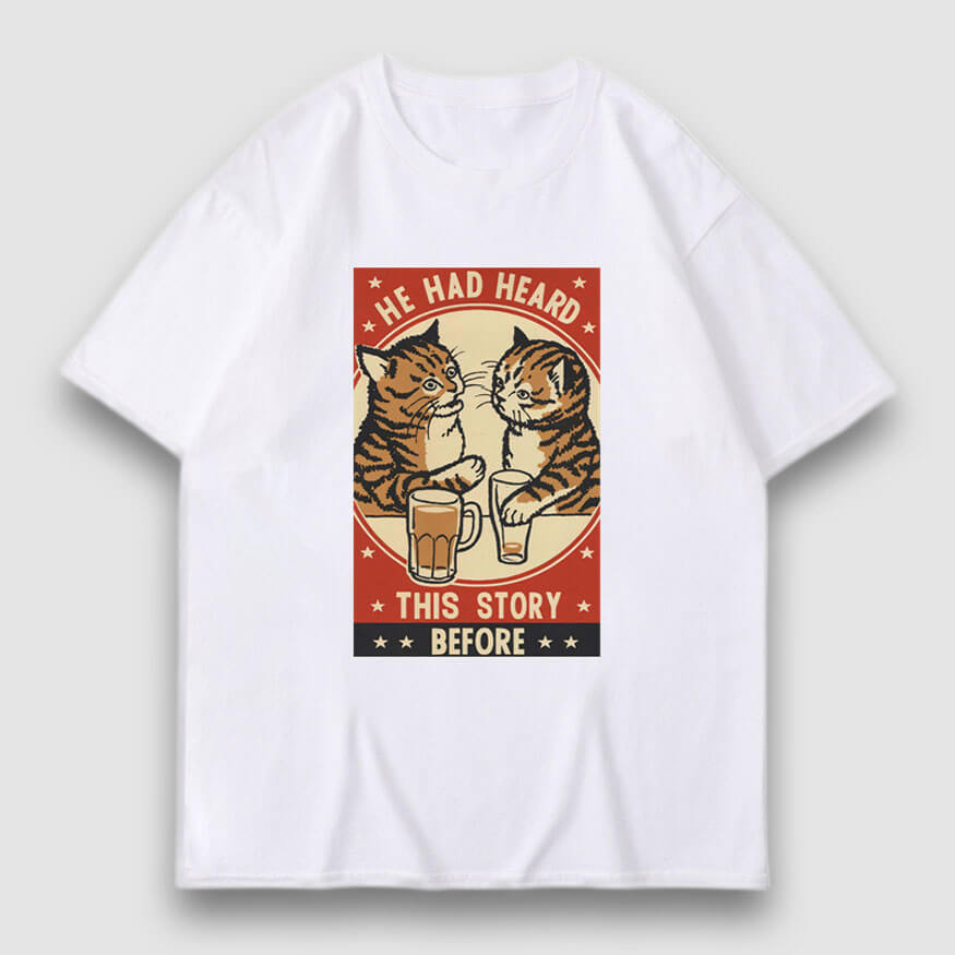 Camiseta con estampado de dibujos animados de gato bebiendo