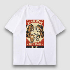 Camiseta con estampado de dibujos animados de gato bebiendo