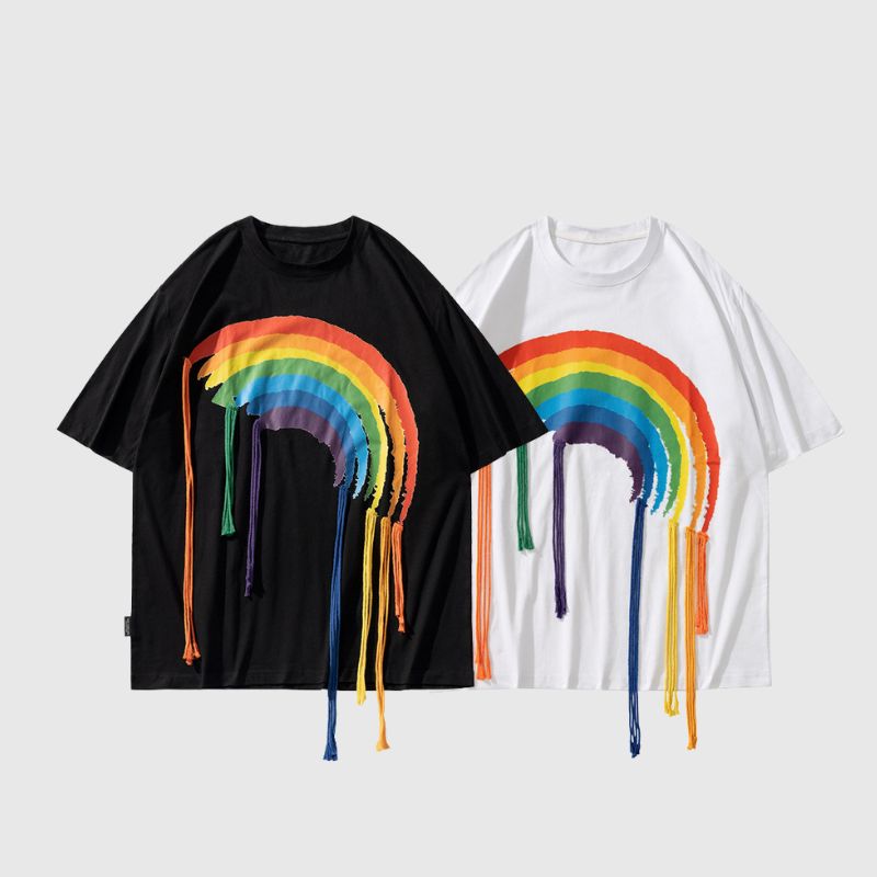 T-Shirt mit Regenbogen-Print und Quastendekor