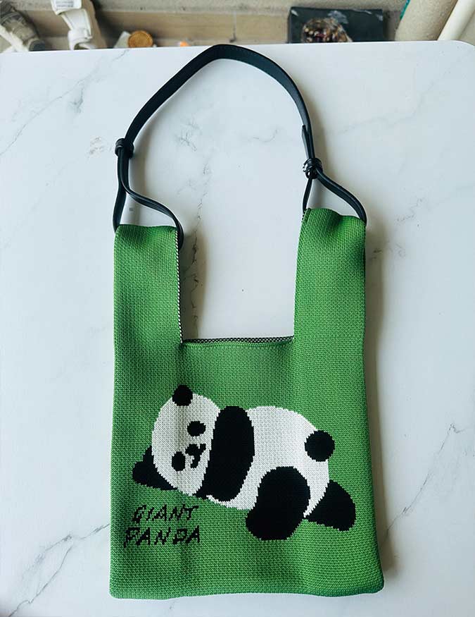 Bolso de punto elegante con diseño de panda