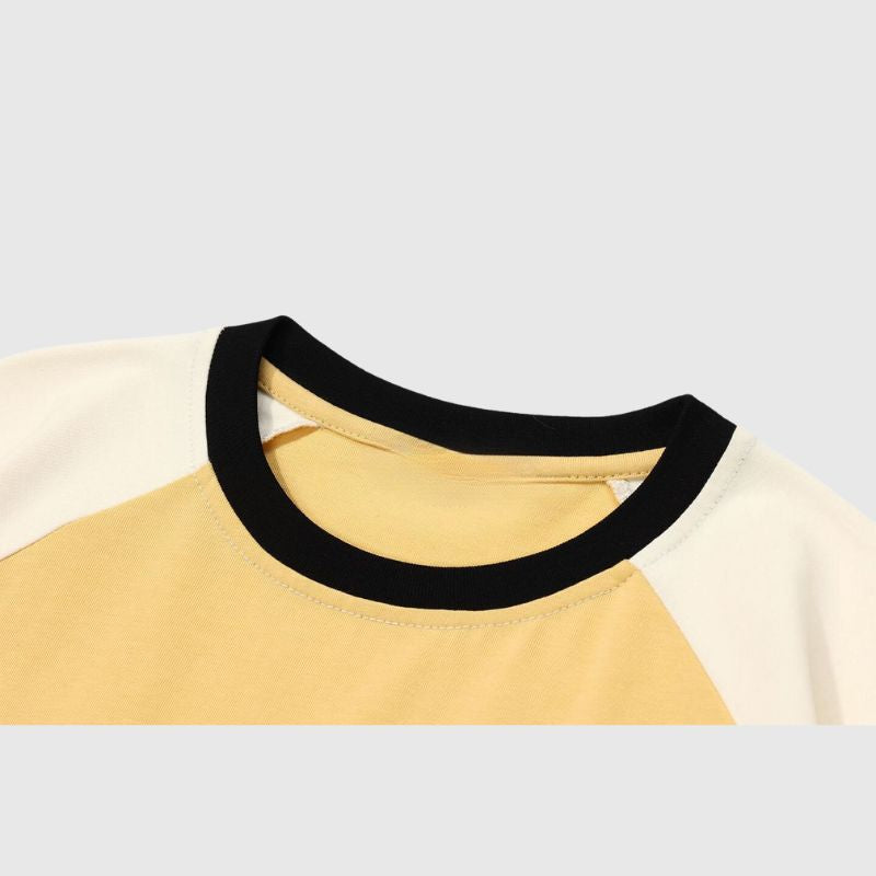 Linda camiseta bordada con gato