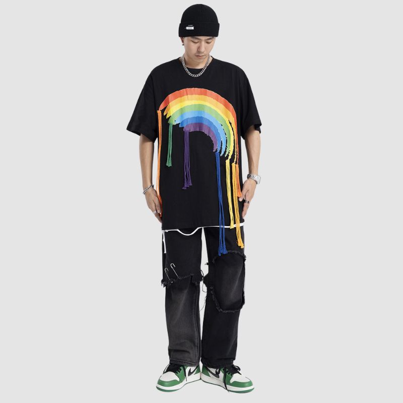 T-Shirt mit Regenbogen-Print und Quastendekor