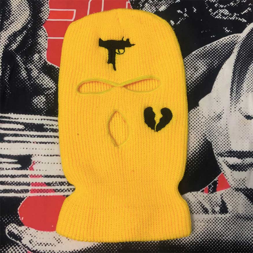 Gorra redonda divertida de tres agujeros