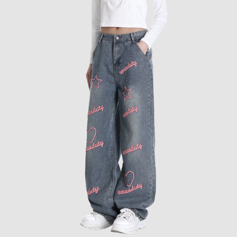 Jeans mit aufgesticktem Buchstaben- und Stern-Design