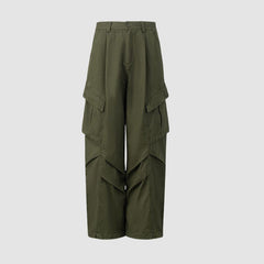 Pantalones cargo plisados ​​con parche de bolsillo lateral