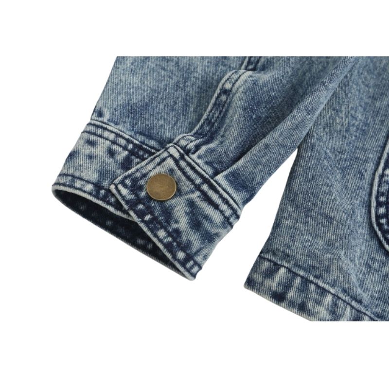 Chaqueta vaquera multibolsillos con bordado de follaje