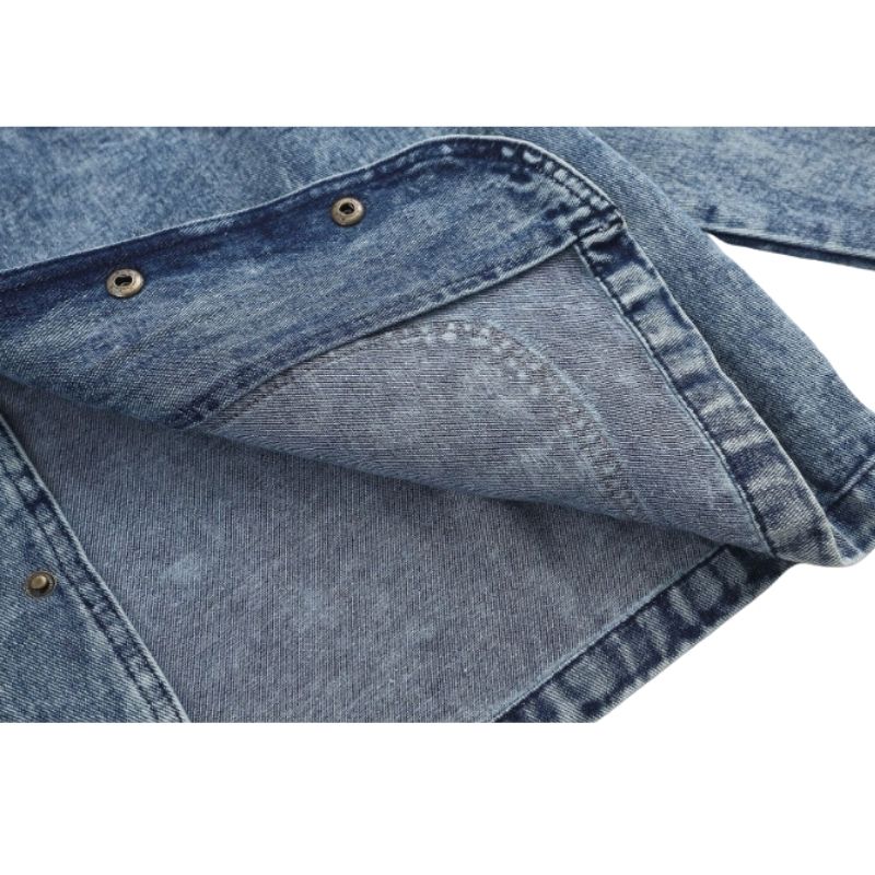 Chaqueta vaquera multibolsillos con bordado de follaje