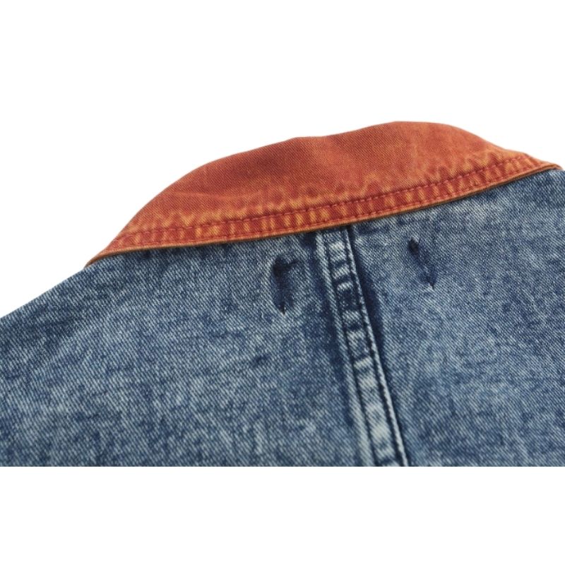 Chaqueta vaquera multibolsillos con bordado de follaje