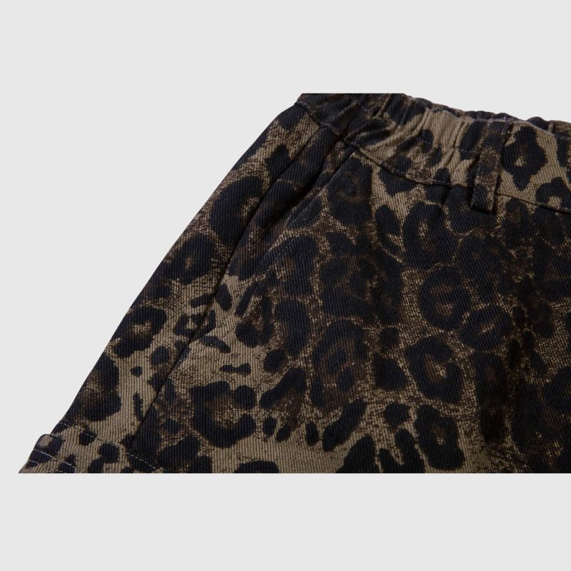 Pantalones cortos cargo de leopardo