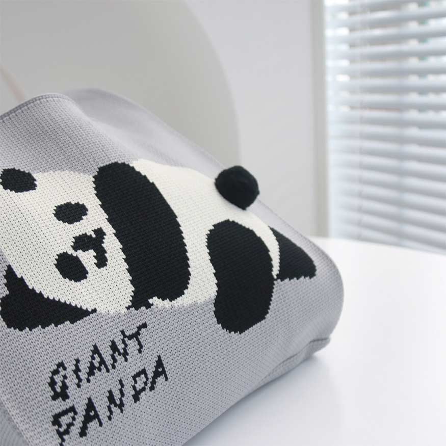 Strick-Tasche mit Panda-Chic-Print