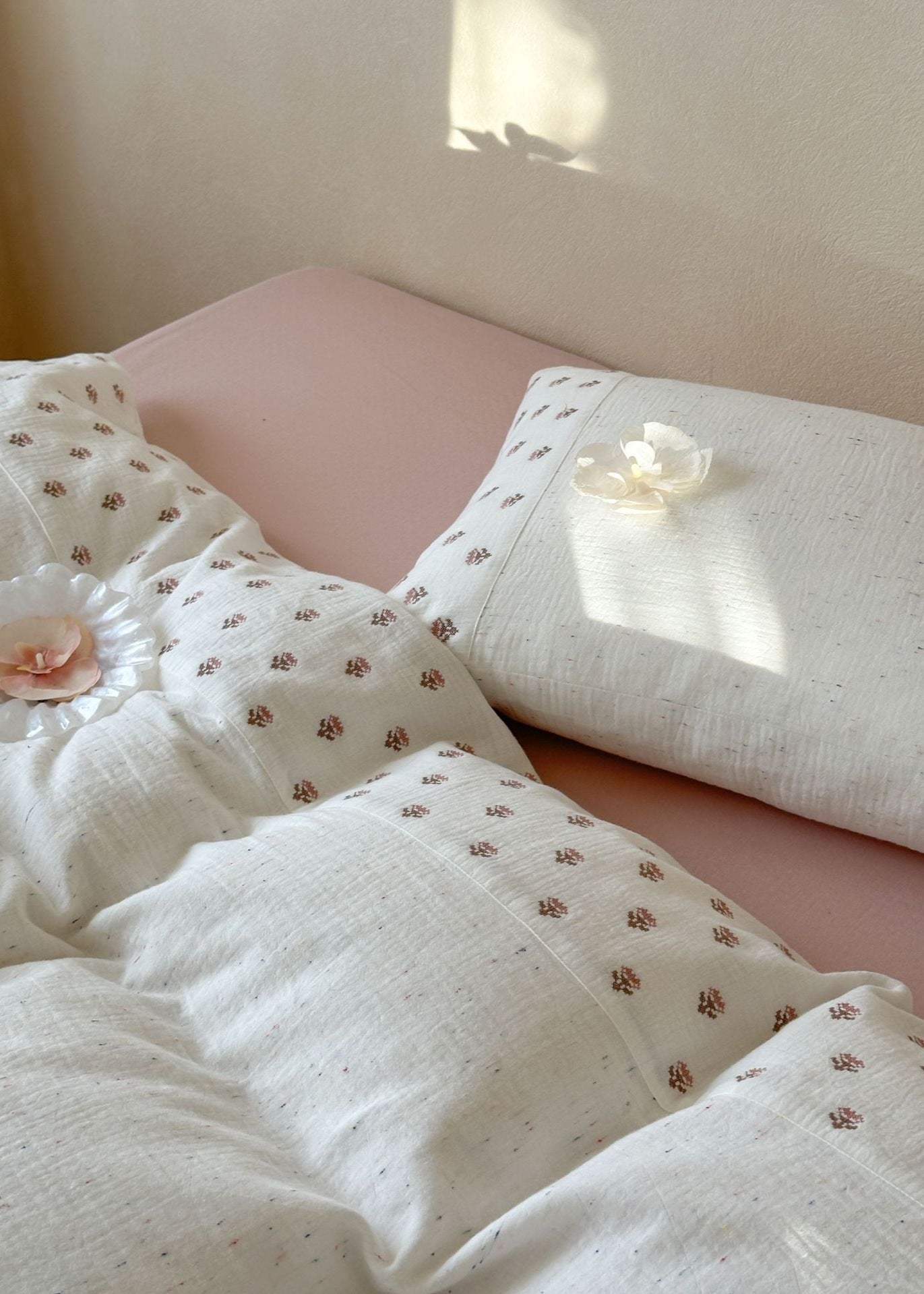 Delilah Floral Double Gauze Bedding Set - White
