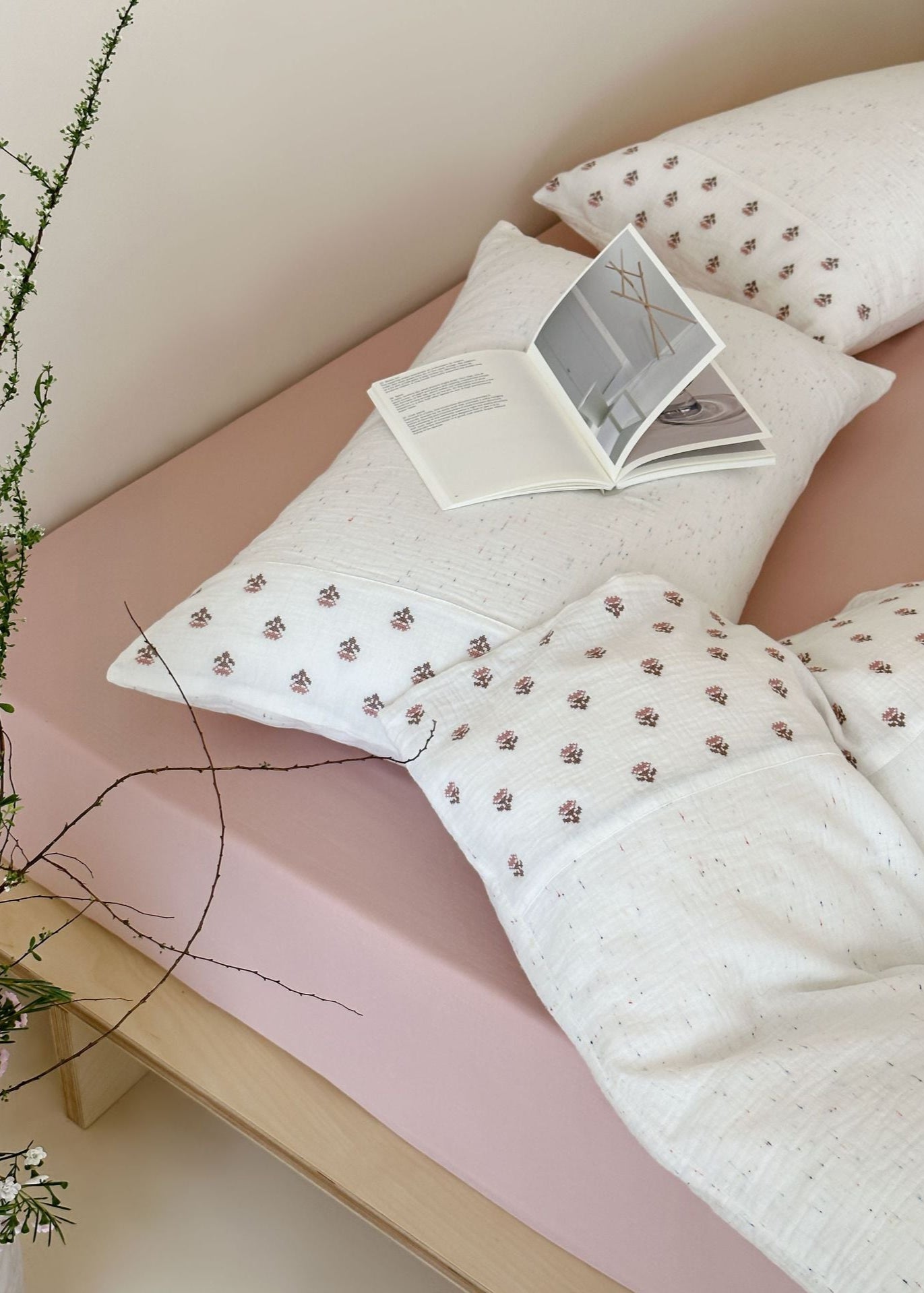 Delilah Floral Double Gauze Bedding Set - White
