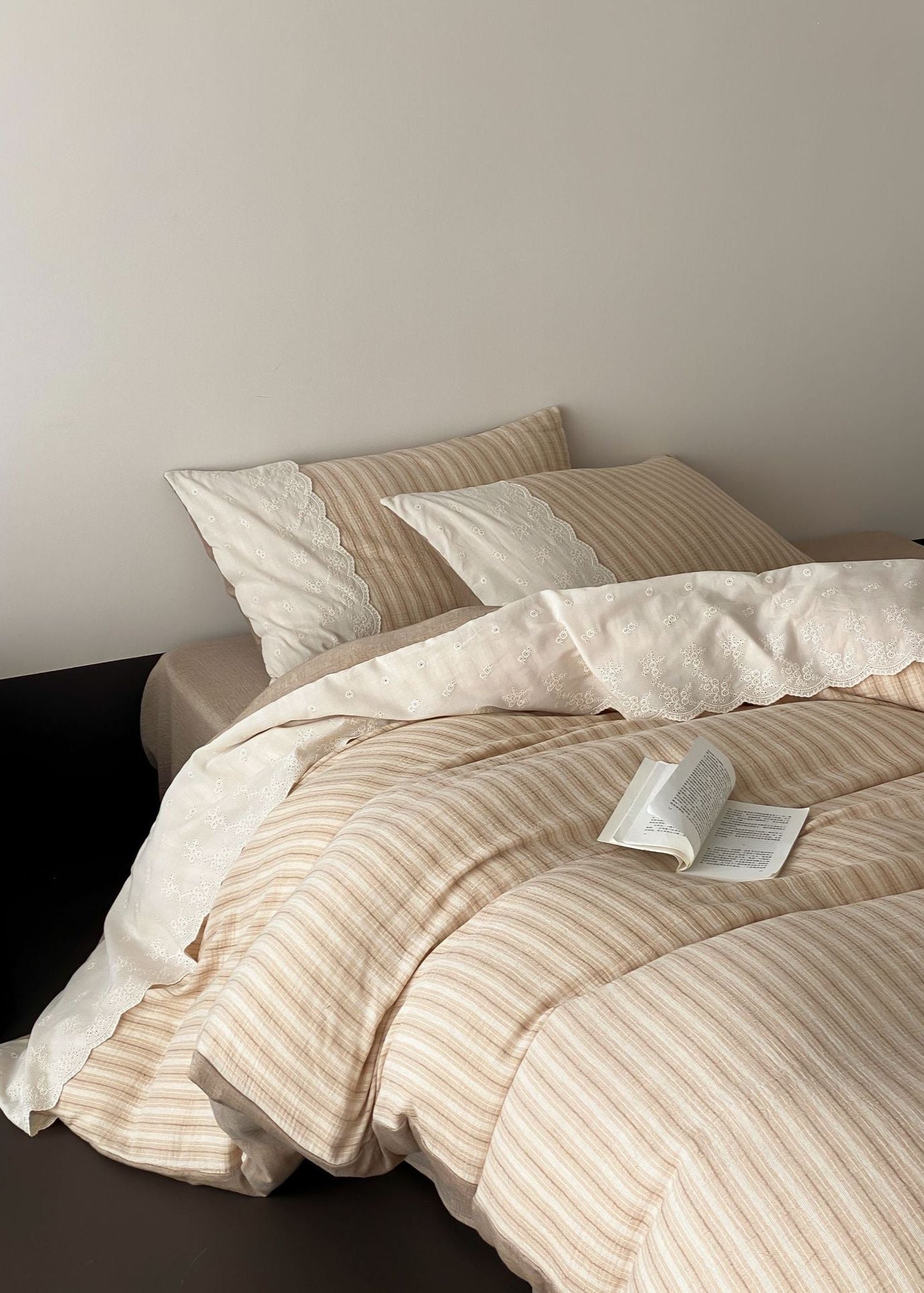 Florence Lace Double Gauze Striped Bedding Set - Beige Brown