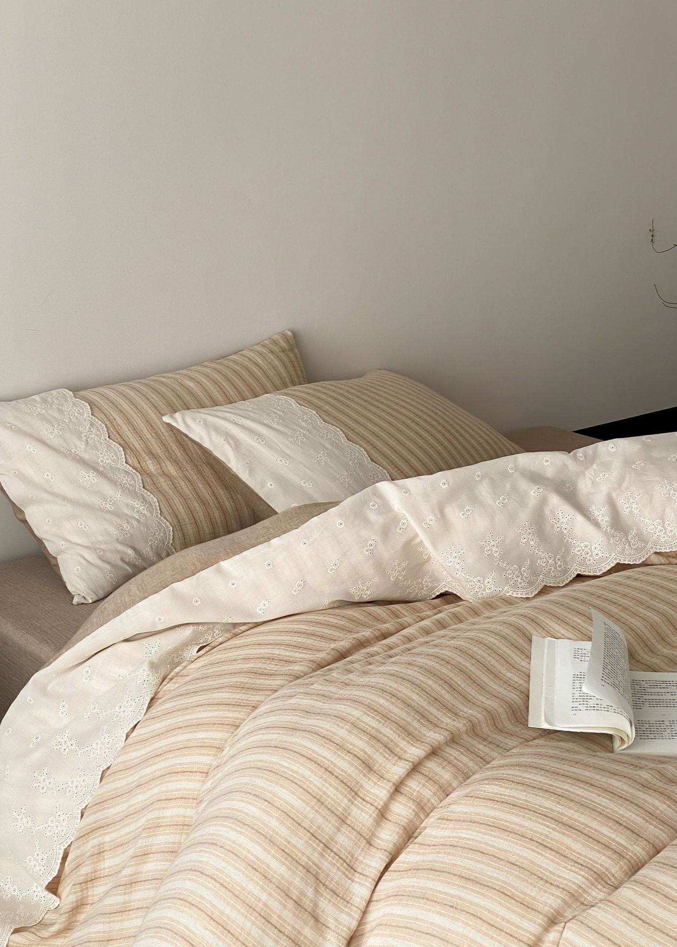 Florence Lace Double Gauze Striped Bedding Set - Beige Brown