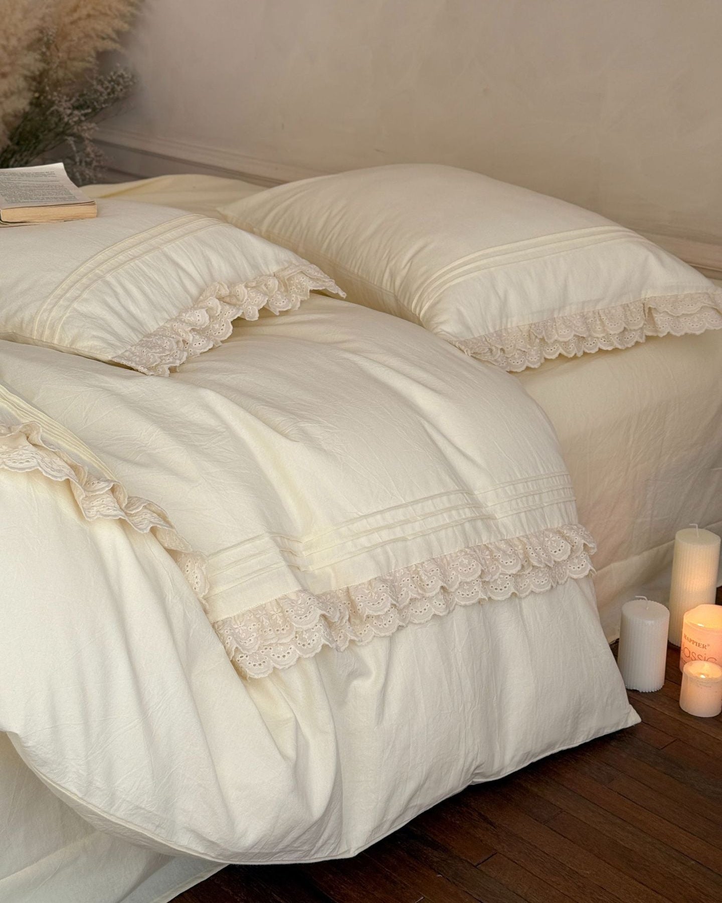 Accordion Pleated Lace Ruffled Bedding Set