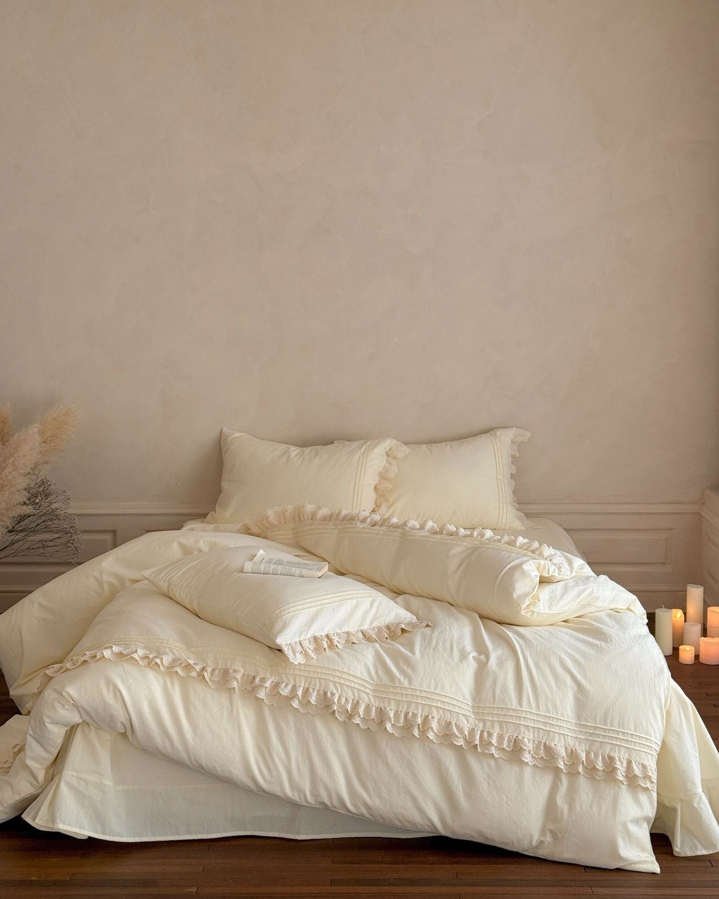 Accordion Pleated Lace Ruffled Bedding Set