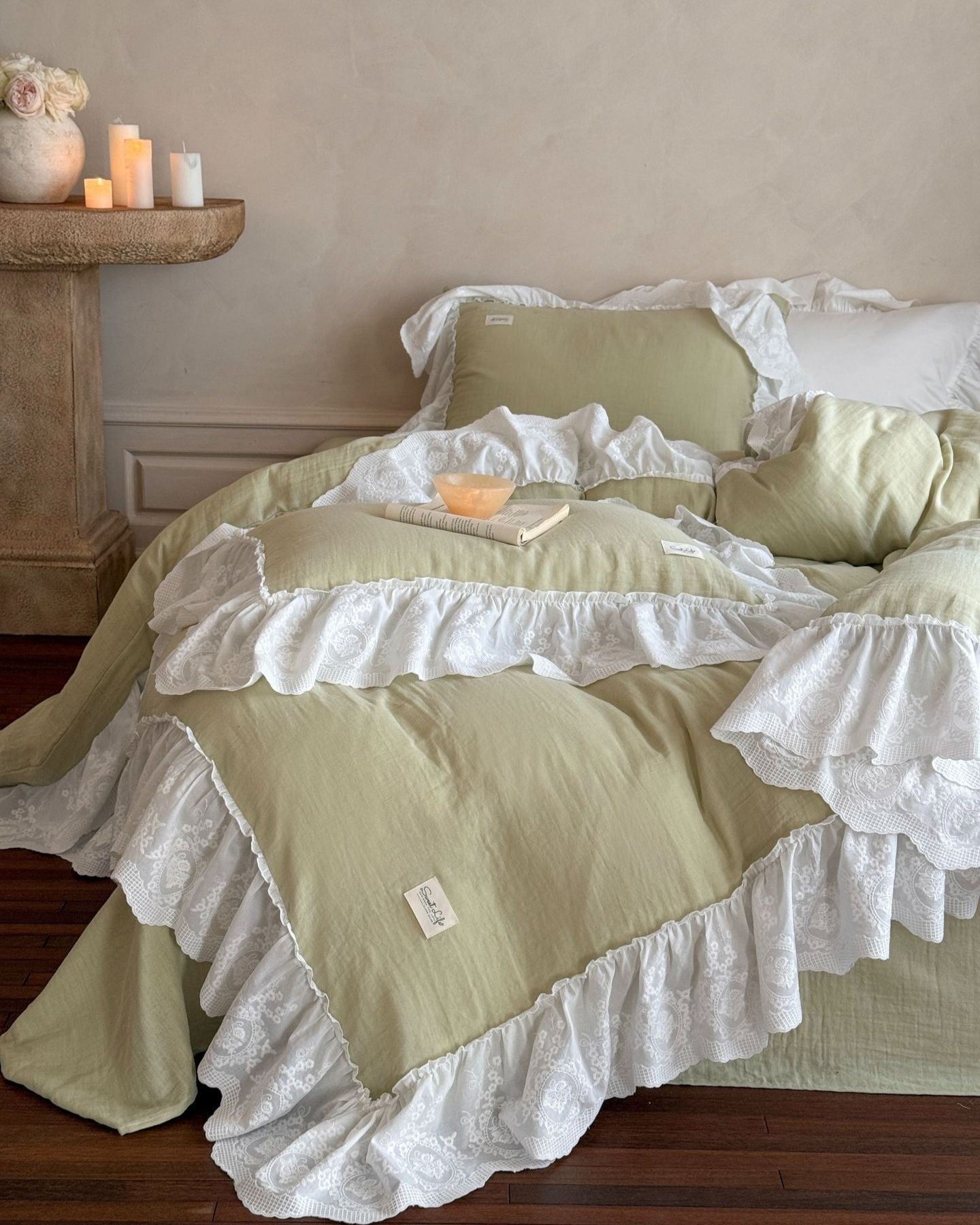 Macaroon French Lace Ruffled Bedding Set - Blue