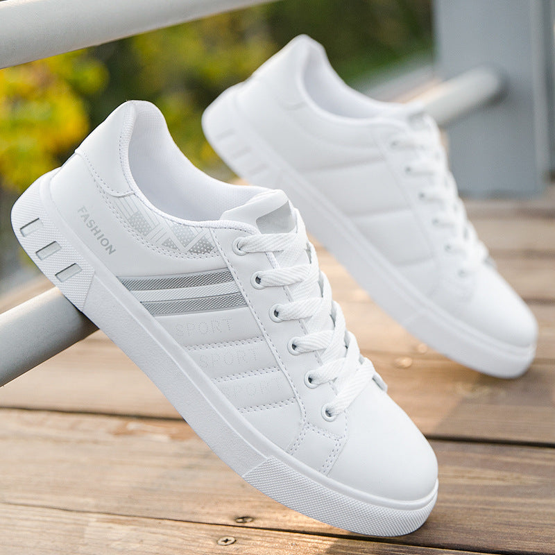 Anmutige, elegante weiße Herren-Sneaker für den Sommer