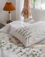 Isla White Floral Embroidered Bedding Set - Daisy