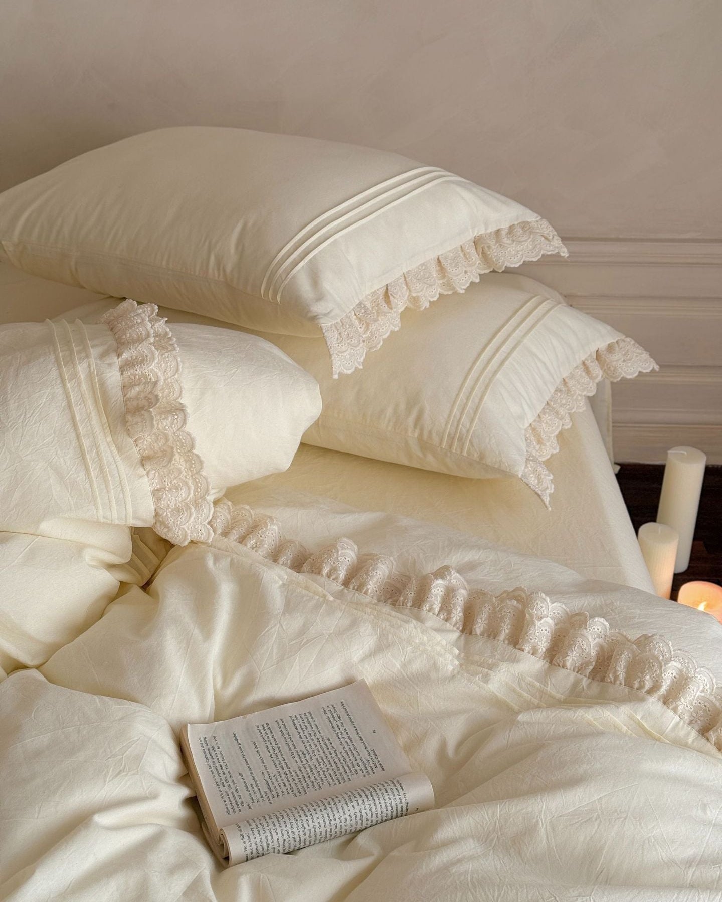 Accordion Pleated Lace Ruffled Bedding Set