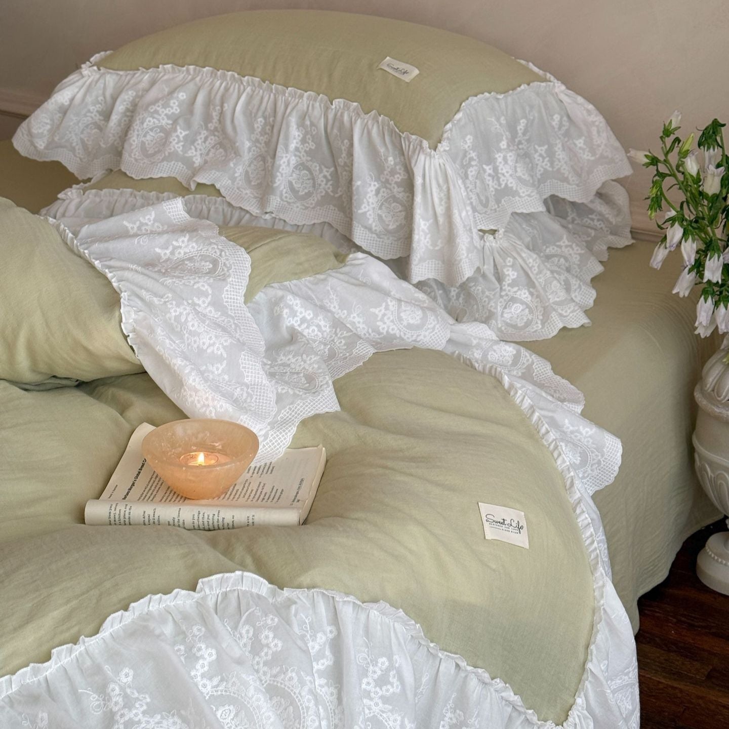 Macaroon French Lace Ruffled Bedding Set - Blue