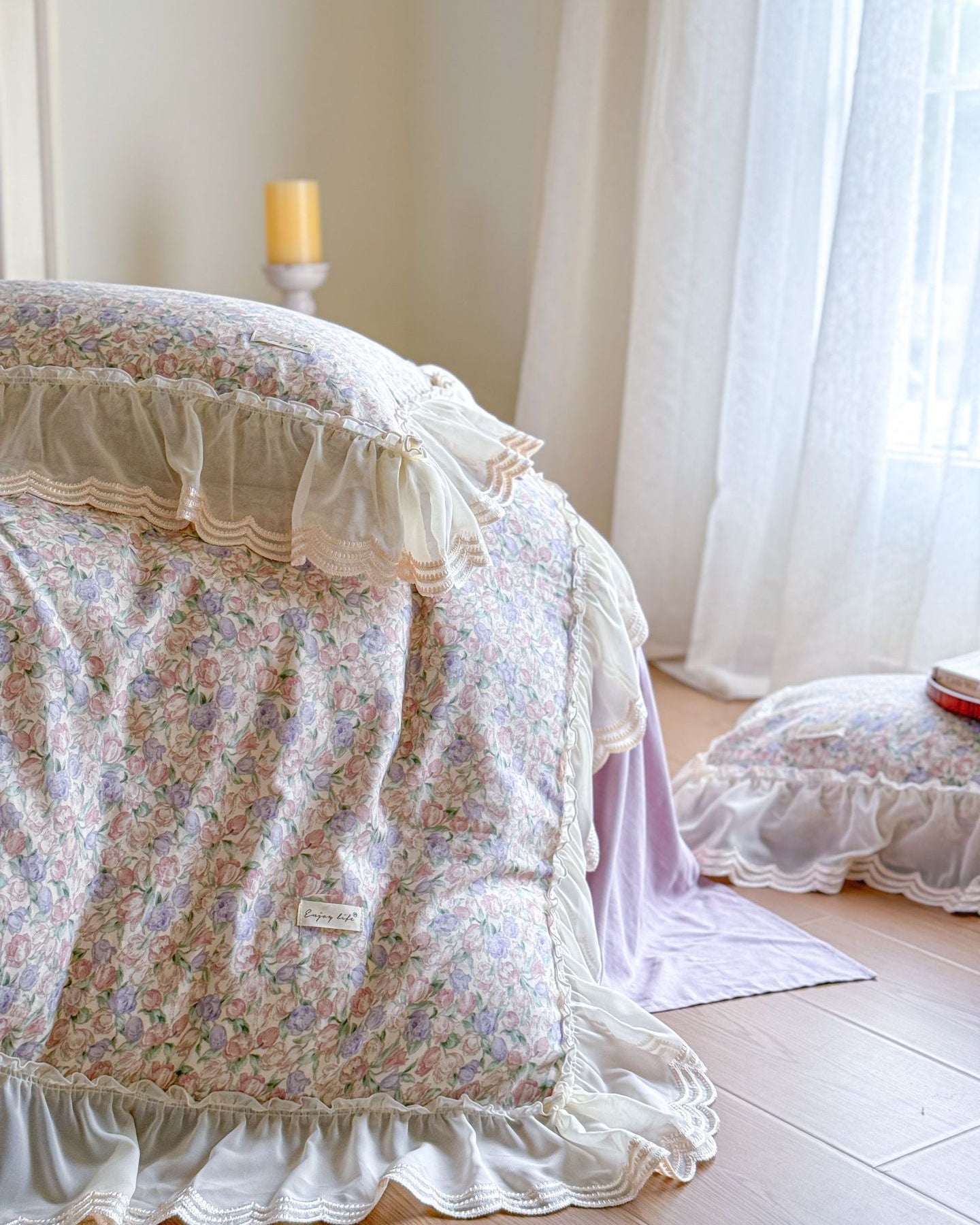 Delicate Floral Lace Ruffled Bedding Set - Pink