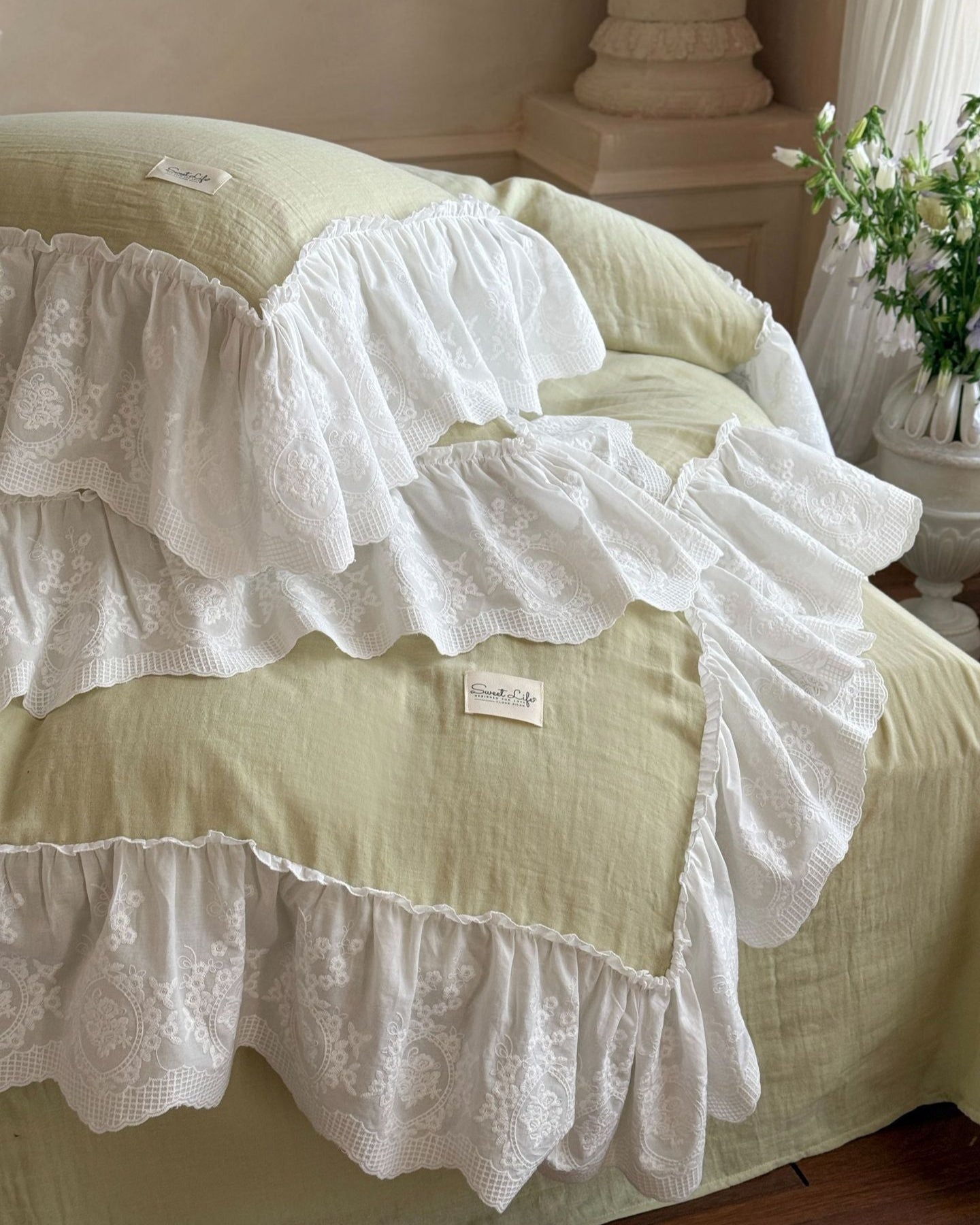 Macaroon French Lace Ruffled Bedding Set - Blue
