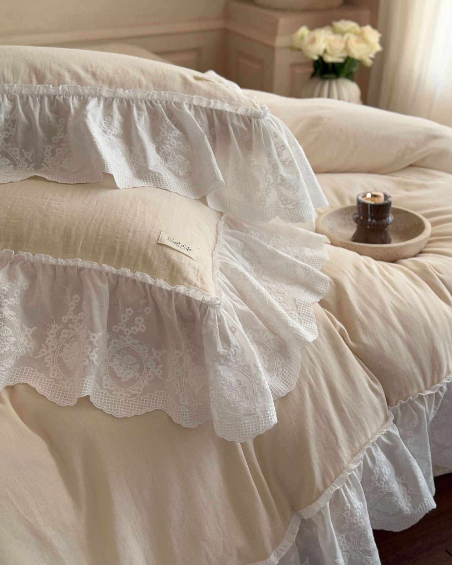 Macaroon French Lace Ruffled Bedding Set - Blue