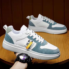 Trendige Herren-Sneaker mit größer werdender Einlegesohle im koreanischen Stil