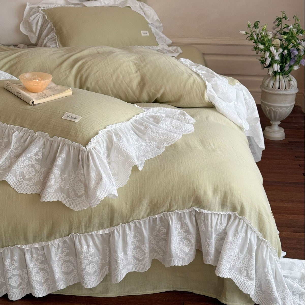 Macaroon French Lace Ruffled Bedding Set - Blue