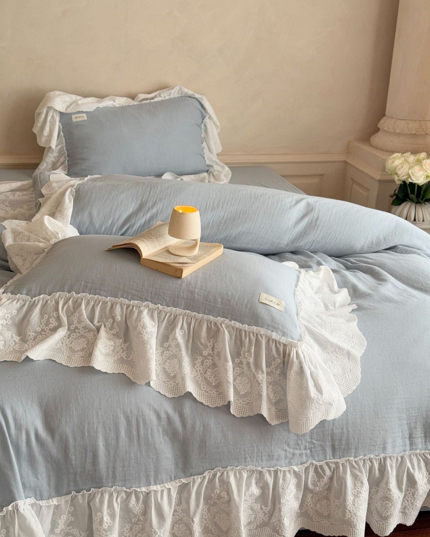 Macaroon French Lace Ruffled Bedding Set - Blue