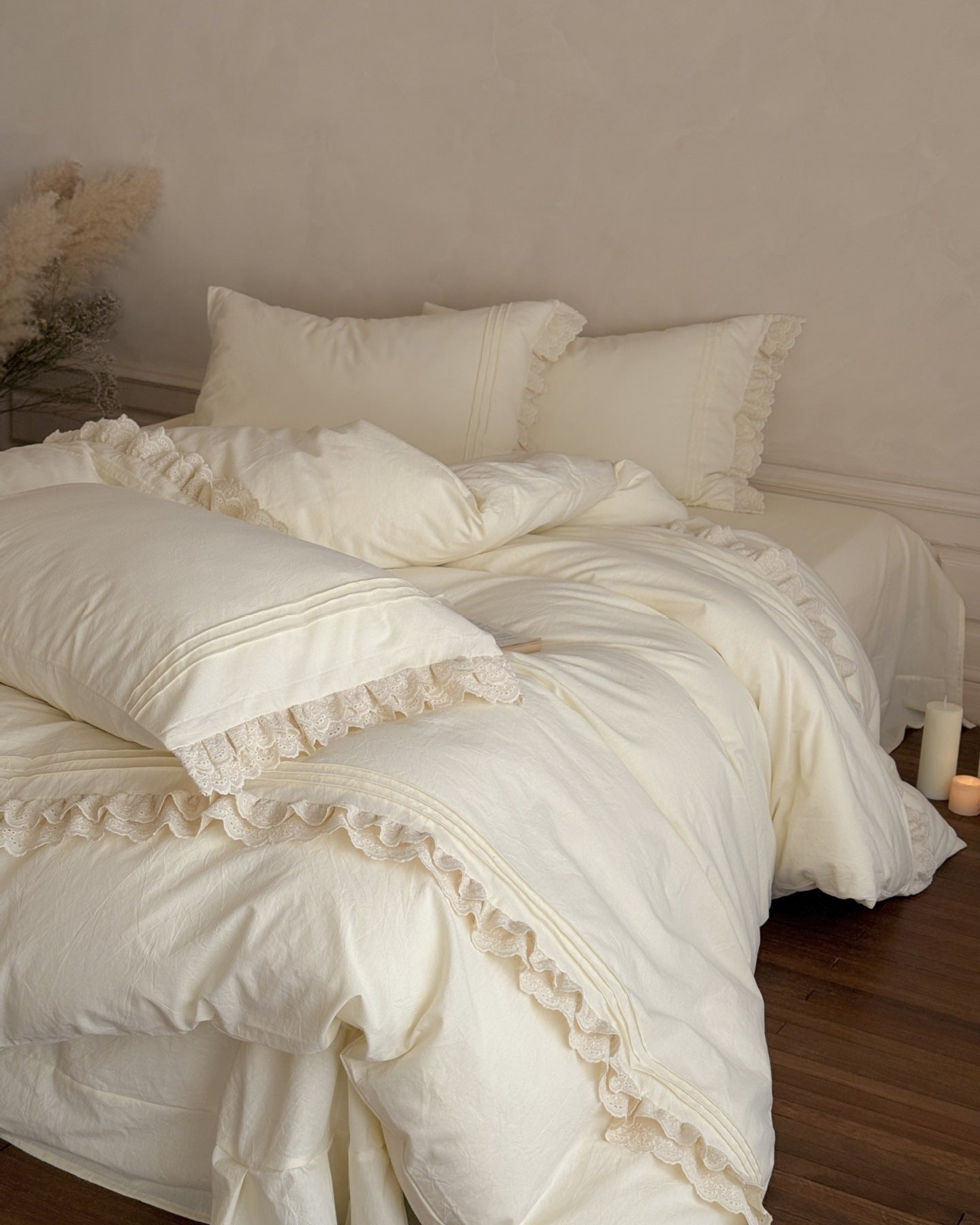 Accordion Pleated Lace Ruffled Bedding Set
