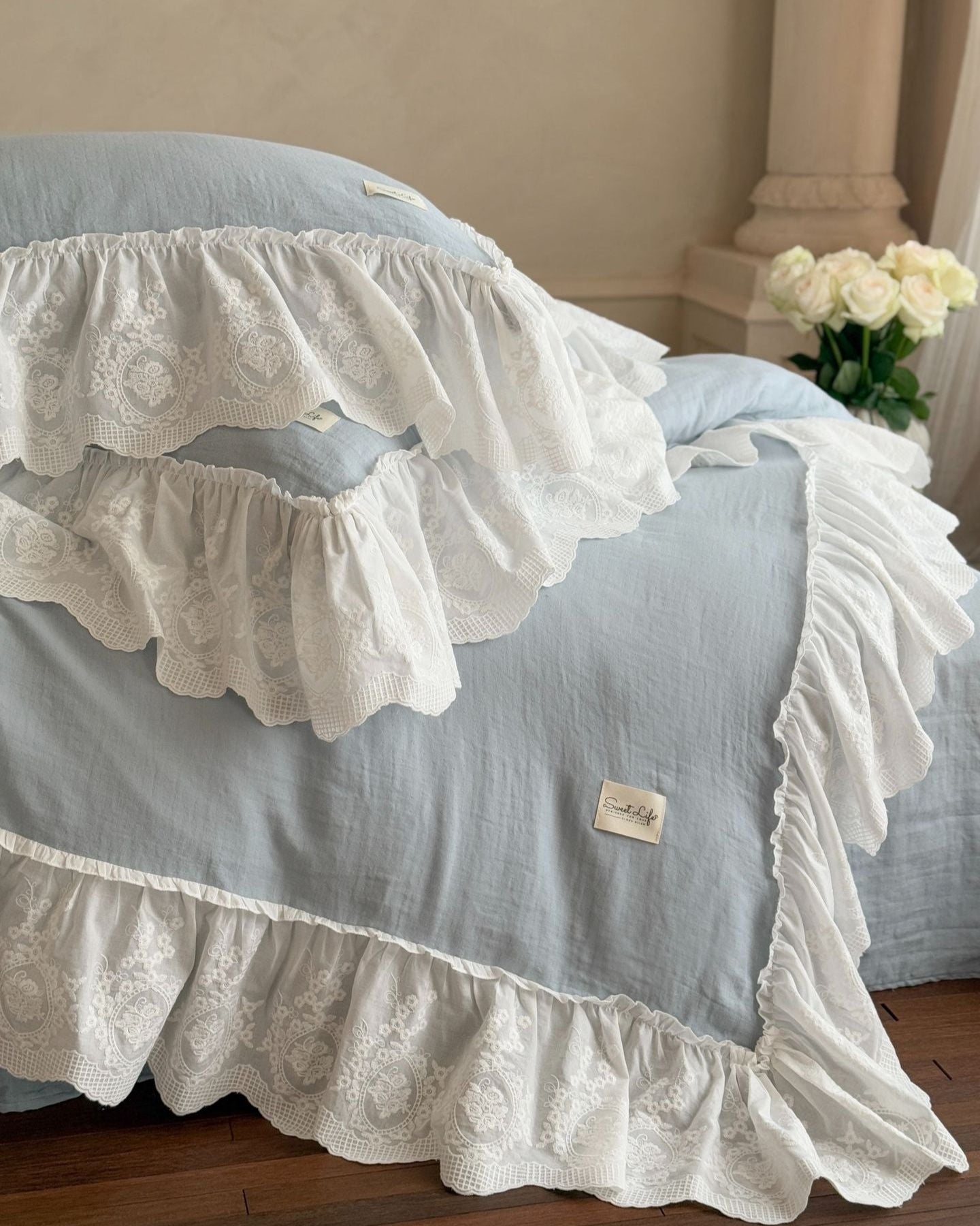 Macaroon French Lace Ruffled Bedding Set - Blue