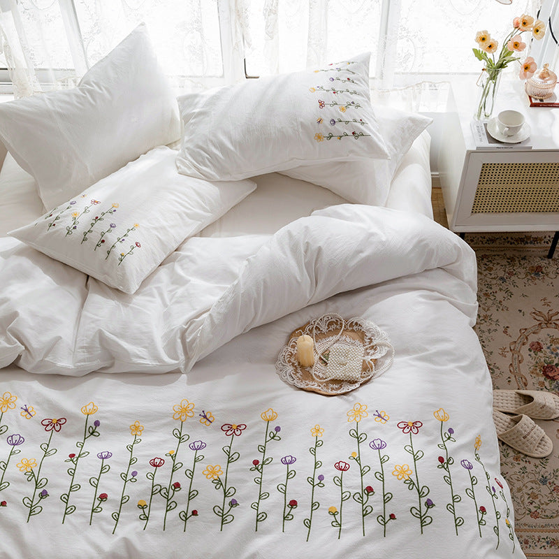 Isla White Floral Embroidered Bedding Set - Daisy